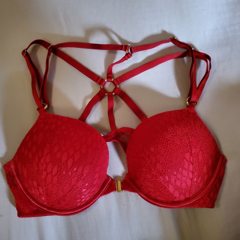 Victoria's Secret Bombshell Front Close Bra